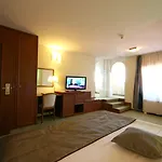 Savoy 4* تيميشورا