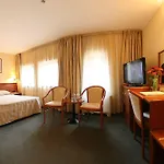 Savoy فندق 4*