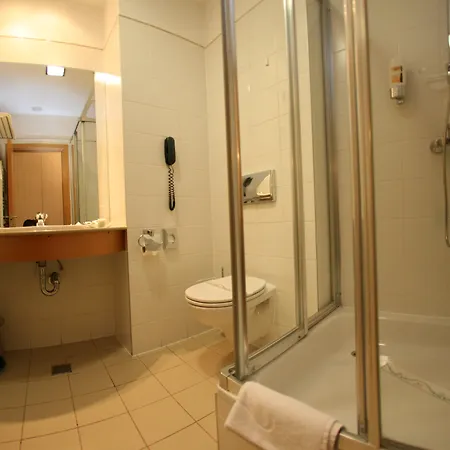 Savoy Hotel 4*