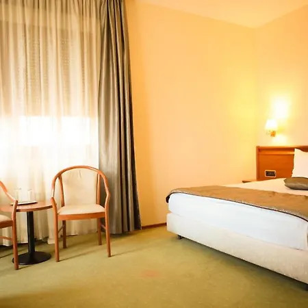 Savoy 4*