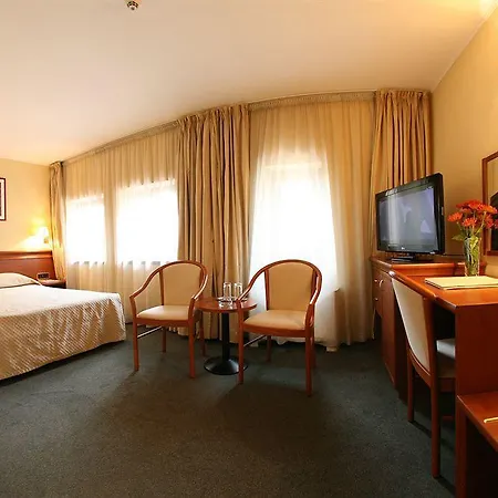 Savoy Hotel 4*