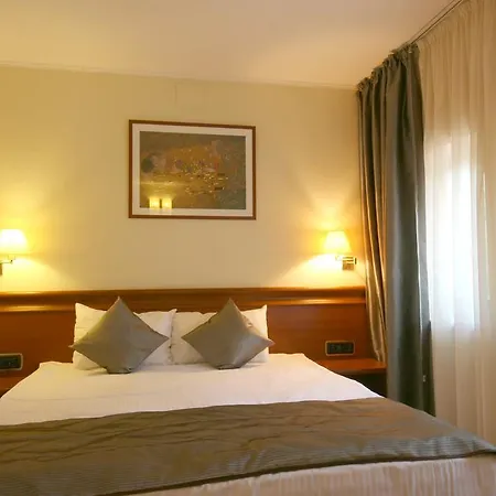 Savoy 4*