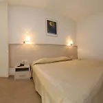 Savoy 4*